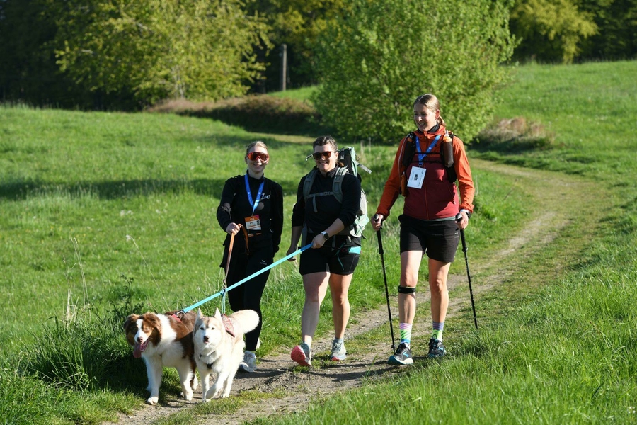 Hunde sind herzlich willkommen, Verpflegung inklusive | Bergische 50 · Das Sport-Event im Bergischen Land Hunde sind herzlich willkommen, Verpflegung inklusive | Bergische 50 · Das Sport-Event im Bergischen Land